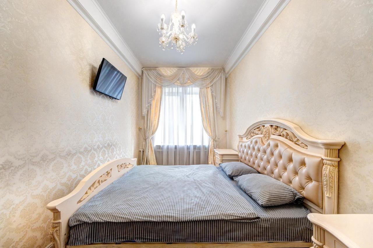 Apartments With 3 Rooms Near Palace Ukraine Kiev Esterno foto