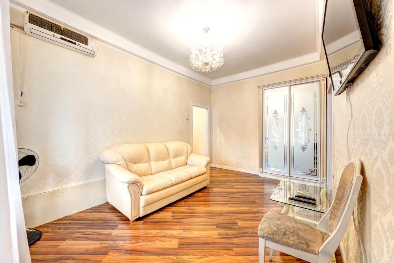 Apartments With 3 Rooms Near Palace Ukraine Kiev Esterno foto