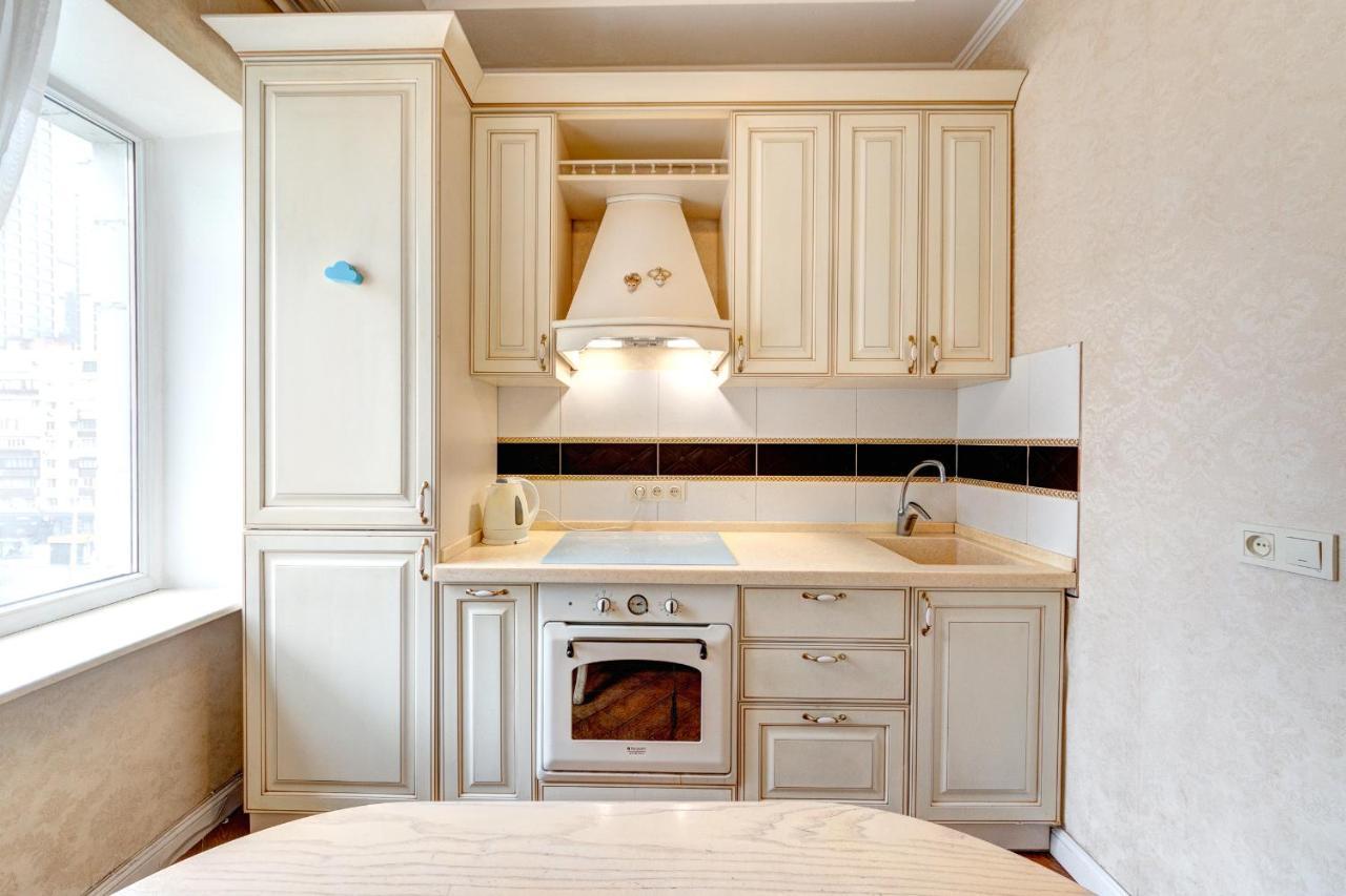 Apartments With 3 Rooms Near Palace Ukraine Kiev Esterno foto